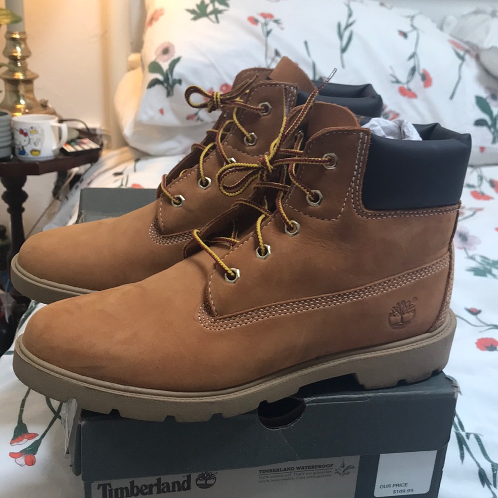 “Juniors” Classic Timberland Boots Color Wheat